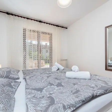 Rozela Apartament *